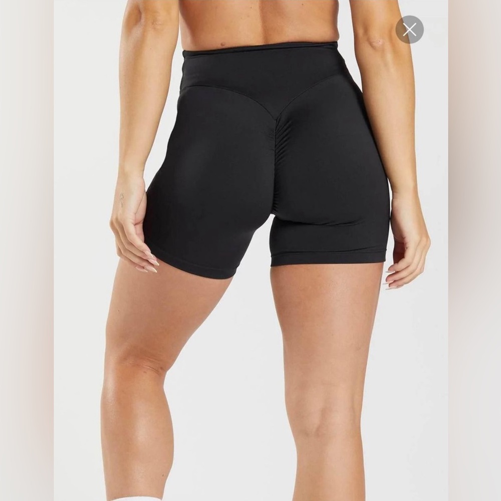 GymShark Scrunched Shorts size Small NWOT